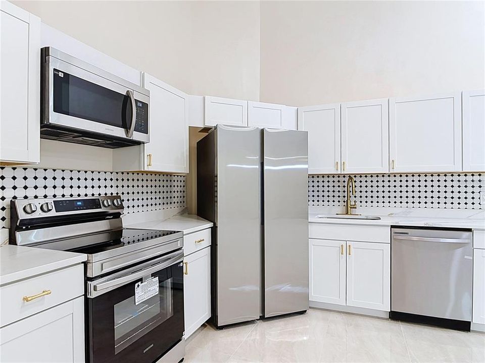 For Sale: $499,900 (3 beds, 2 baths, 2056 Square Feet)