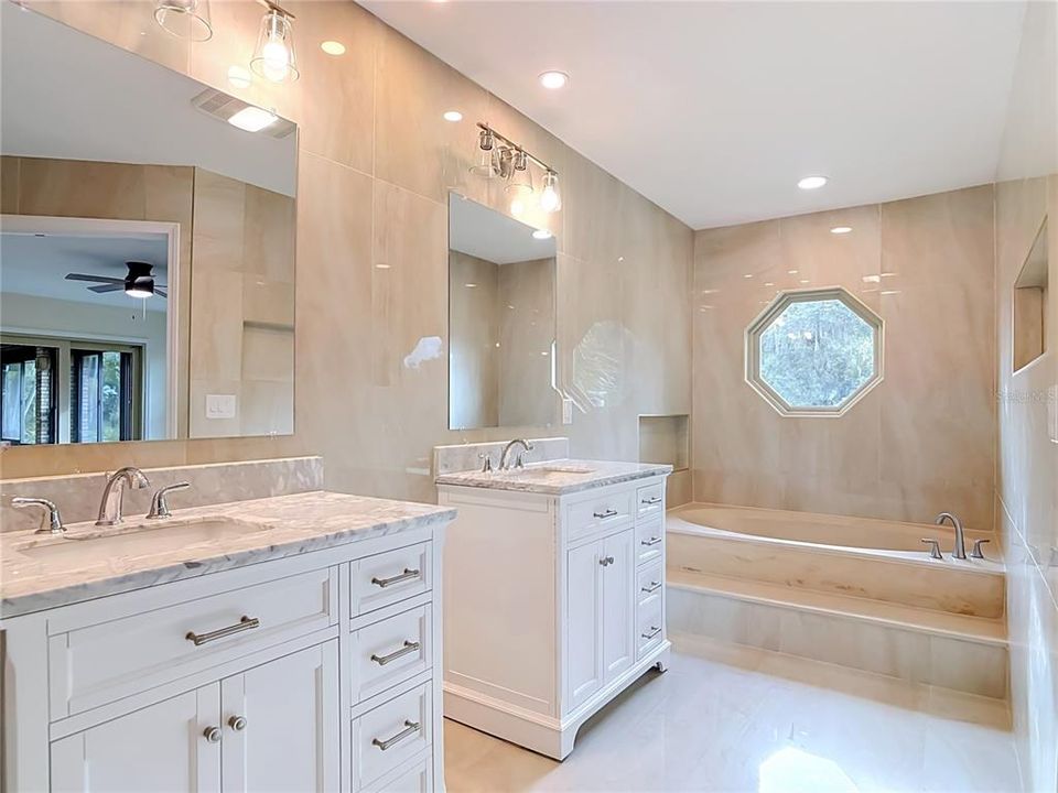 For Sale: $499,900 (3 beds, 2 baths, 2056 Square Feet)