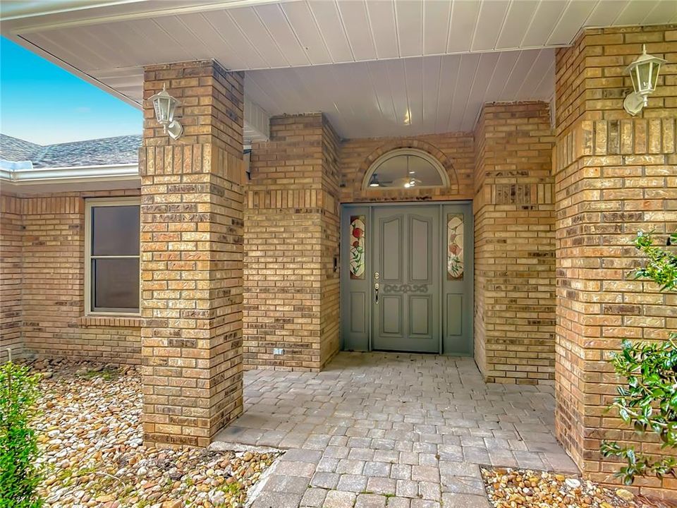 For Sale: $499,900 (3 beds, 2 baths, 2056 Square Feet)