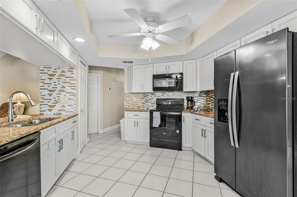 For Sale: $350,000 (3 beds, 2 baths, 1839 Square Feet)