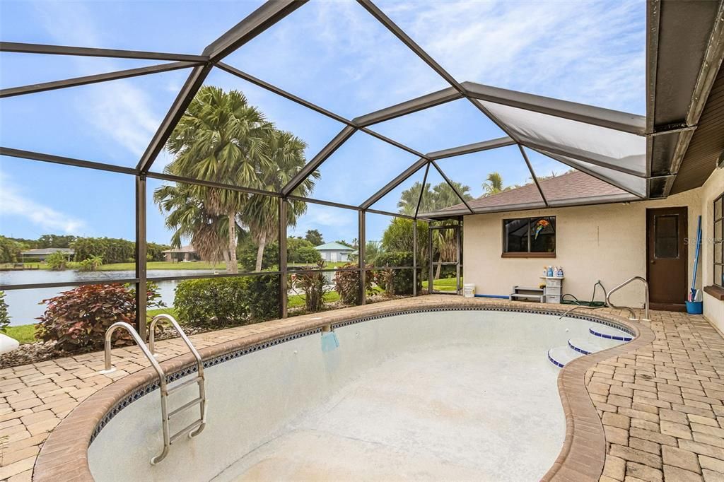 For Sale: $350,000 (3 beds, 2 baths, 1839 Square Feet)