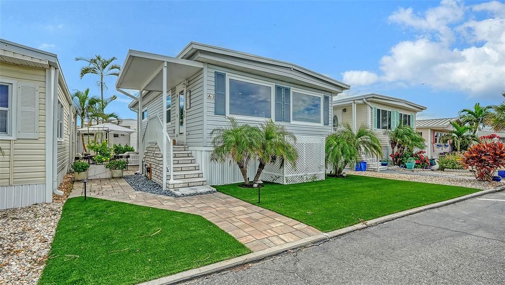 На продажу: $525,000 (2 спален, 2 ванн, 720 Квадратных фут)