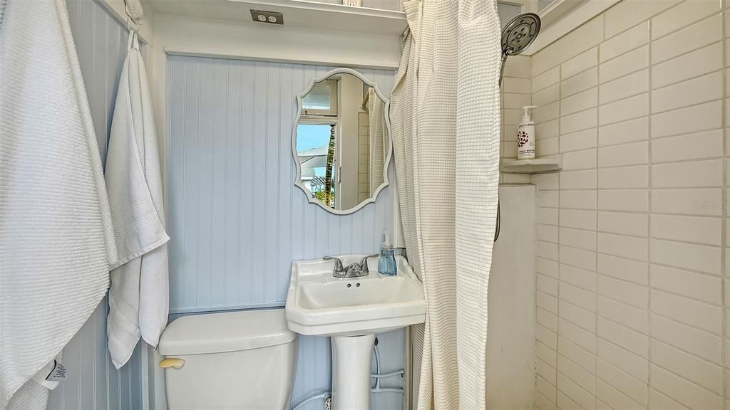 На продажу: $525,000 (2 спален, 2 ванн, 720 Квадратных фут)