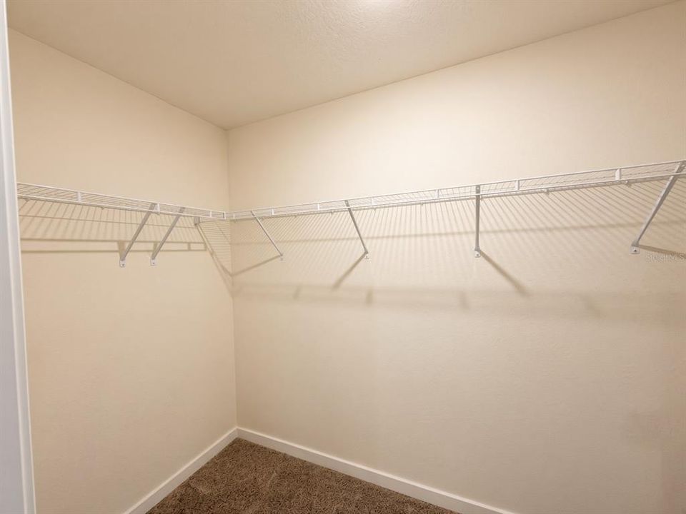 В аренду: $2,350 (4 спален, 2 ванн, 1605 Квадратных фут)
