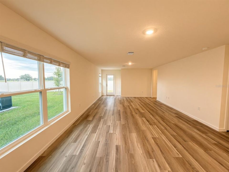 В аренду: $2,350 (4 спален, 2 ванн, 1605 Квадратных фут)