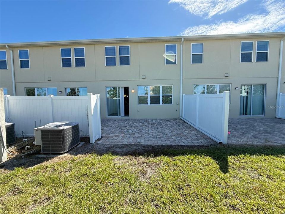 На продажу: $369,000 (4 спален, 3 ванн, 1649 Квадратных фут)