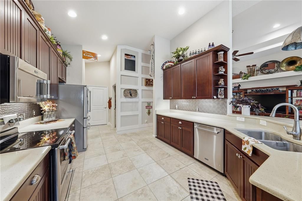 For Sale: $423,500 (3 beds, 2 baths, 2003 Square Feet)