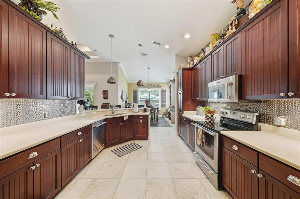 For Sale: $423,500 (3 beds, 2 baths, 2003 Square Feet)