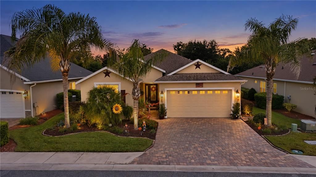 For Sale: $423,500 (3 beds, 2 baths, 2003 Square Feet)