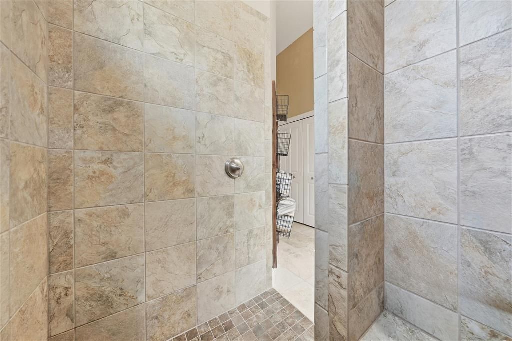 For Sale: $423,500 (3 beds, 2 baths, 2003 Square Feet)