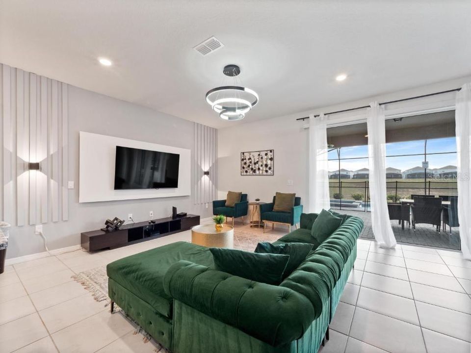 For Sale: $899,900 (10 beds, 8 baths, 4399 Square Feet)