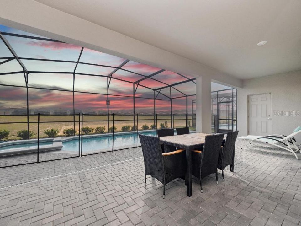 For Sale: $899,900 (10 beds, 8 baths, 4399 Square Feet)