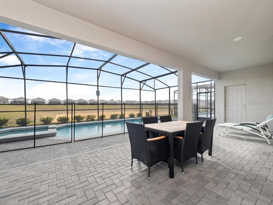 For Sale: $899,900 (10 beds, 8 baths, 4399 Square Feet)