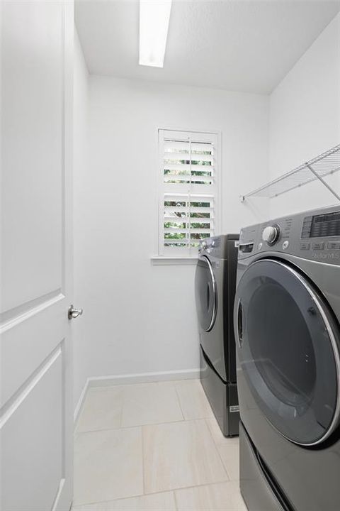 For Sale: $375,000 (2 beds, 2 baths, 1512 Square Feet)