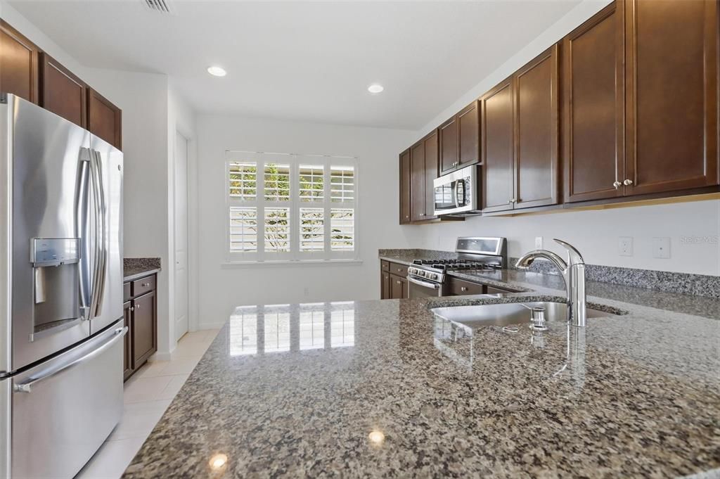 For Sale: $375,000 (2 beds, 2 baths, 1512 Square Feet)