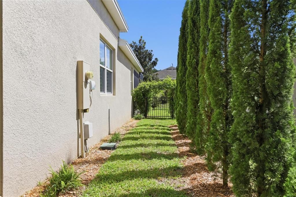 For Sale: $375,000 (2 beds, 2 baths, 1512 Square Feet)