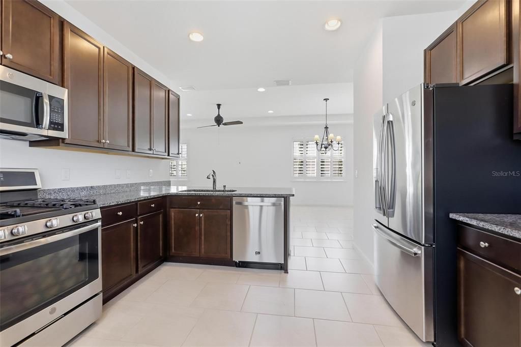 For Sale: $375,000 (2 beds, 2 baths, 1512 Square Feet)