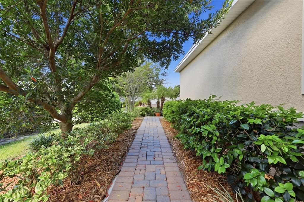 For Sale: $375,000 (2 beds, 2 baths, 1512 Square Feet)