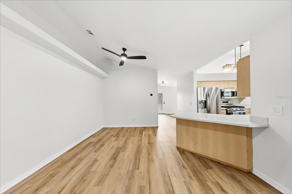 На продажу: $449,900 (3 спален, 2 ванн, 1722 Квадратных фут)