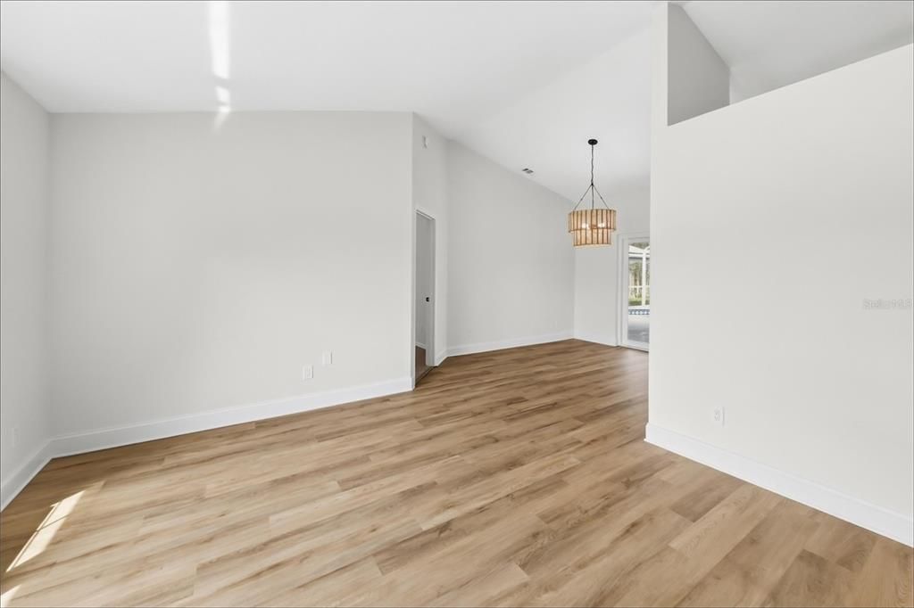 На продажу: $449,900 (3 спален, 2 ванн, 1722 Квадратных фут)