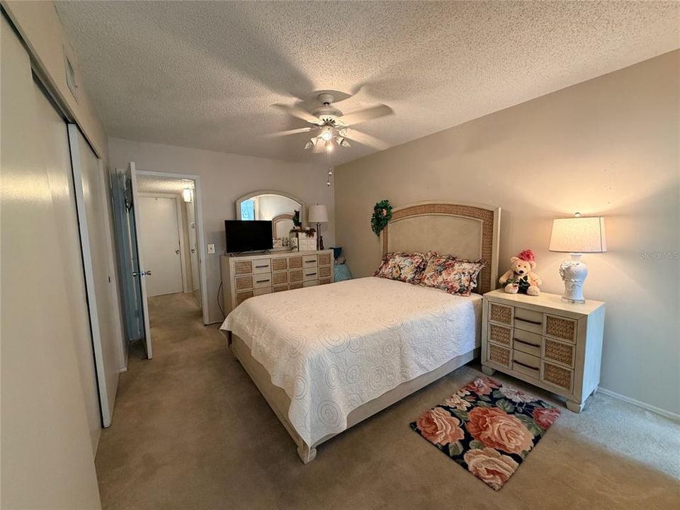 For Sale: $107,000 (2 beds, 2 baths, 1100 Square Feet)