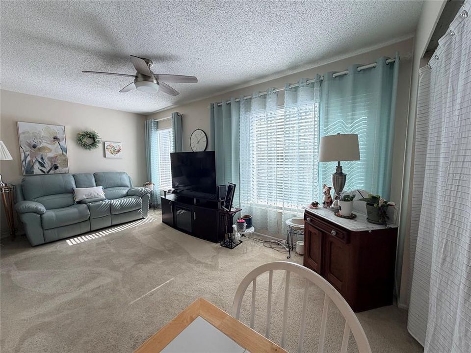 For Sale: $107,000 (2 beds, 2 baths, 1100 Square Feet)