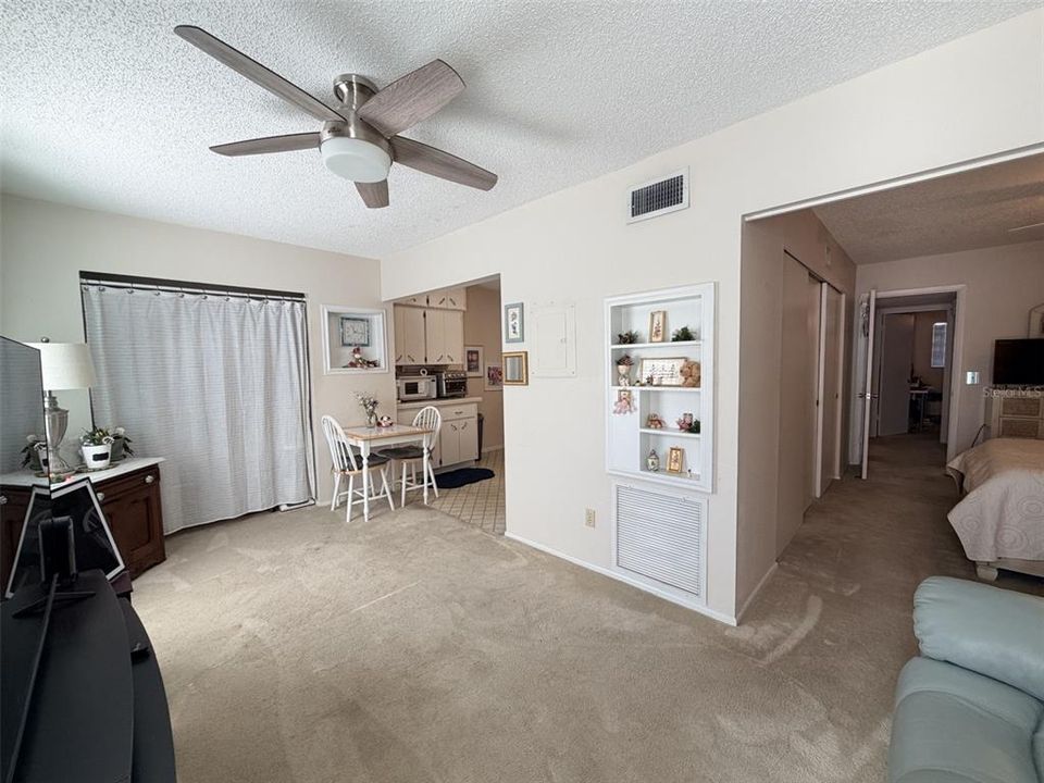 For Sale: $107,000 (2 beds, 2 baths, 1100 Square Feet)