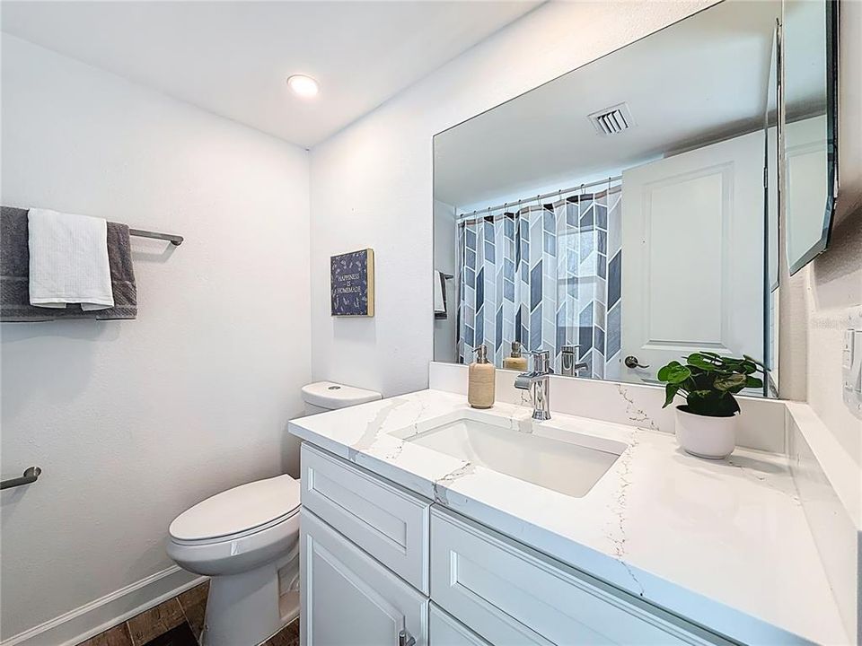 En Venta: $174,900 (2 camas, 2 baños, 1100 Pies cuadrados)