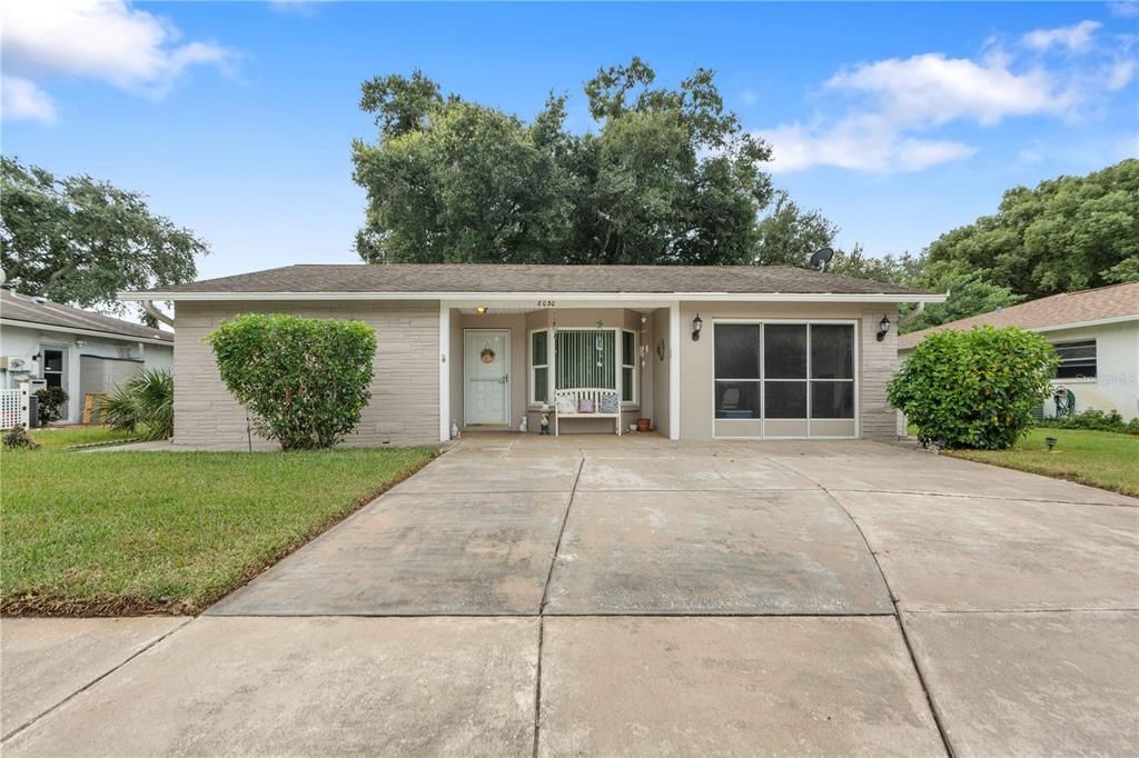 Active With Contract: $214,900 (2 beds, 2 baths, 1181 Square Feet)