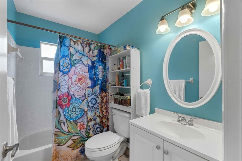 Active With Contract: $214,900 (2 beds, 2 baths, 1181 Square Feet)
