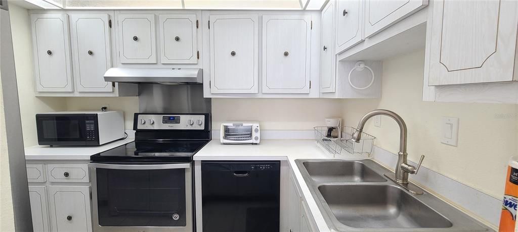 В аренду: $2,200 (2 спален, 2 ванн, 1058 Квадратных фут)
