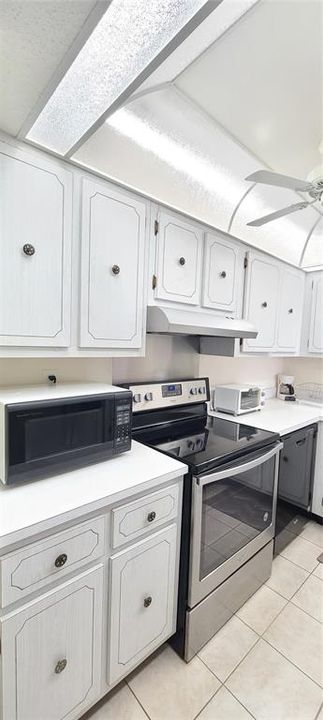 В аренду: $2,200 (2 спален, 2 ванн, 1058 Квадратных фут)