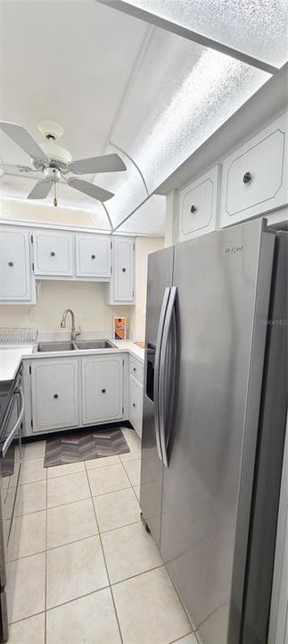В аренду: $2,200 (2 спален, 2 ванн, 1058 Квадратных фут)
