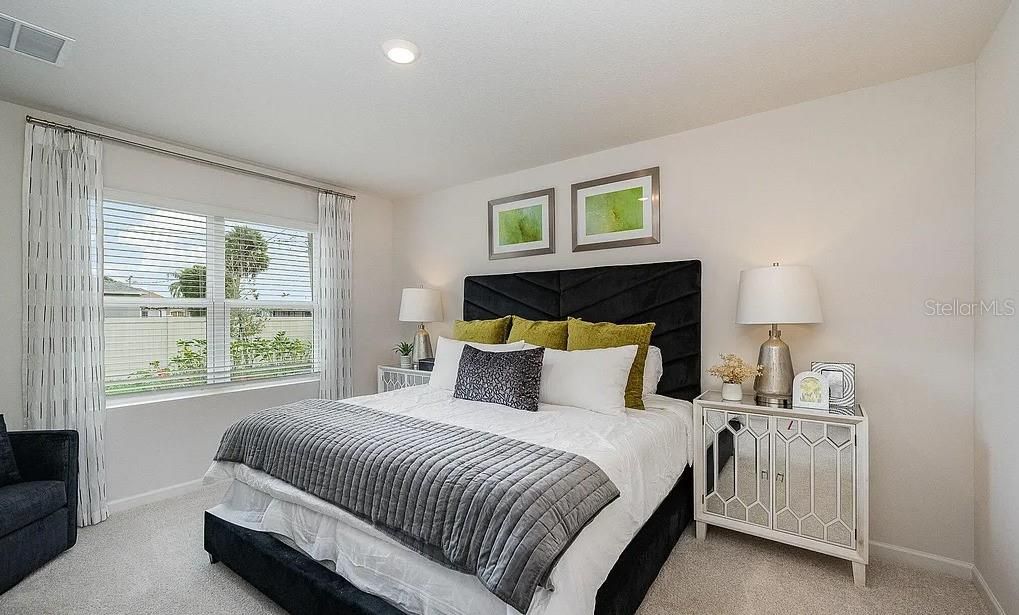 For Sale: $400,000 (4 beds, 2 baths, 1828 Square Feet)