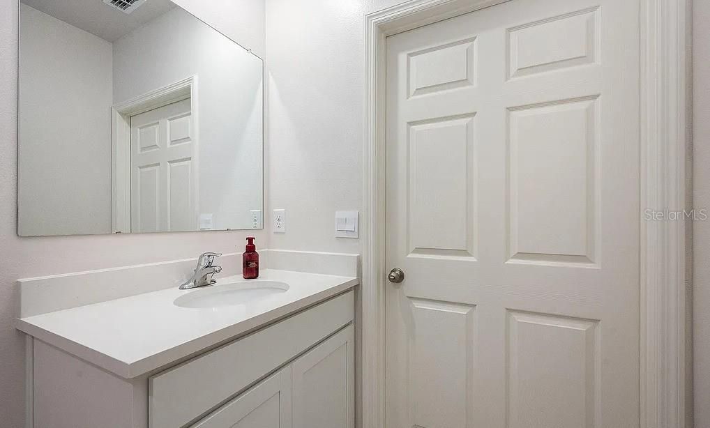 For Sale: $400,000 (4 beds, 2 baths, 1828 Square Feet)