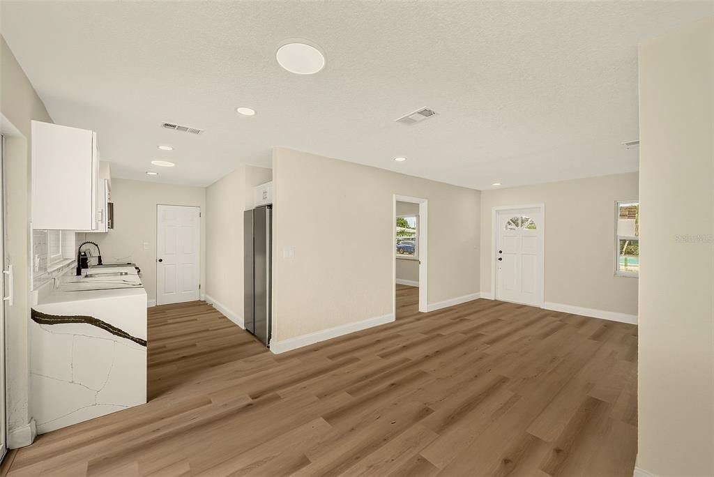 For Sale: $530,000 (4 beds, 2 baths, 1288 Square Feet)