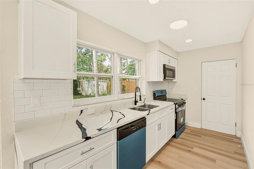 For Sale: $530,000 (4 beds, 2 baths, 1288 Square Feet)