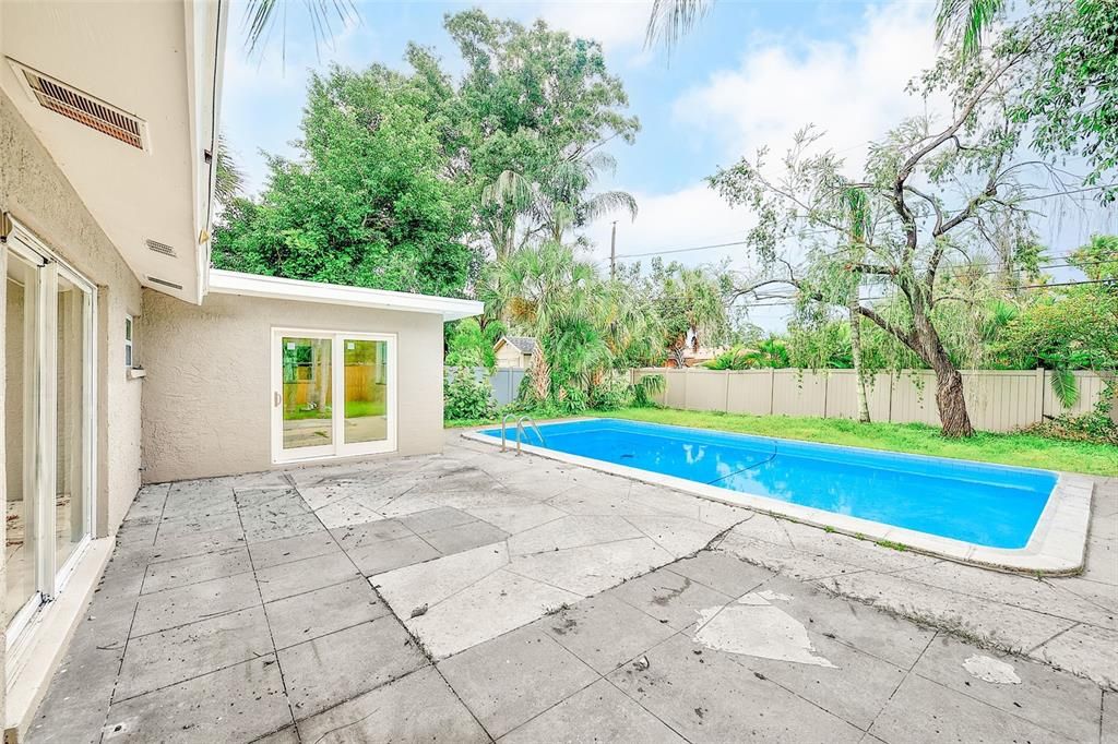 For Sale: $530,000 (4 beds, 2 baths, 1288 Square Feet)