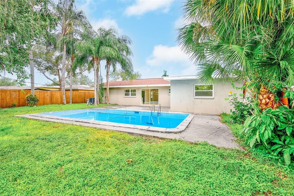 For Sale: $530,000 (4 beds, 2 baths, 1288 Square Feet)