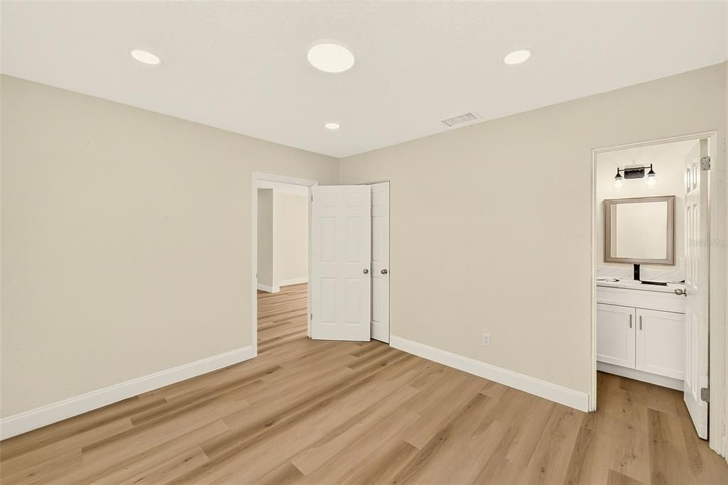 For Sale: $530,000 (4 beds, 2 baths, 1288 Square Feet)