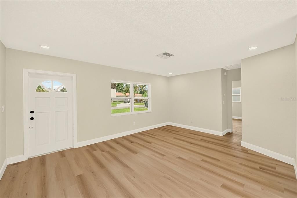 For Sale: $530,000 (4 beds, 2 baths, 1288 Square Feet)
