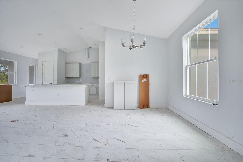 En Venta: $299,000 (3 camas, 2 baños, 2042 Pies cuadrados)