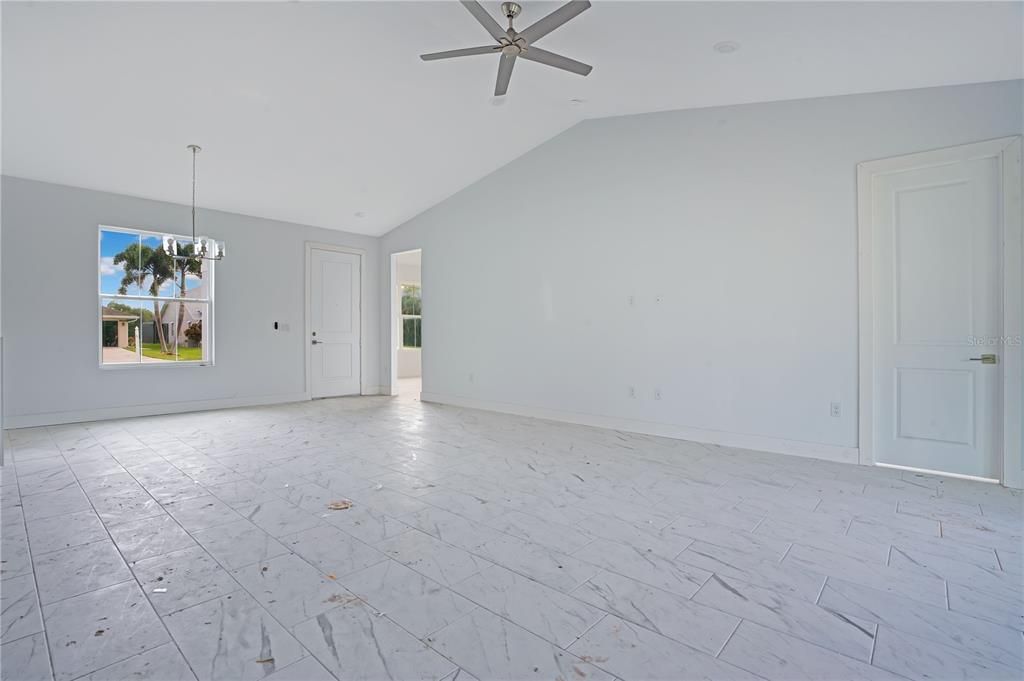 En Venta: $299,000 (3 camas, 2 baños, 2042 Pies cuadrados)