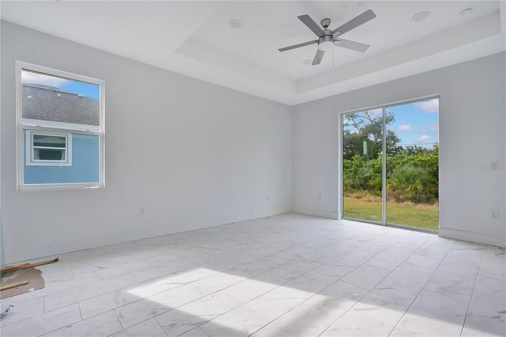 En Venta: $299,000 (3 camas, 2 baños, 2042 Pies cuadrados)