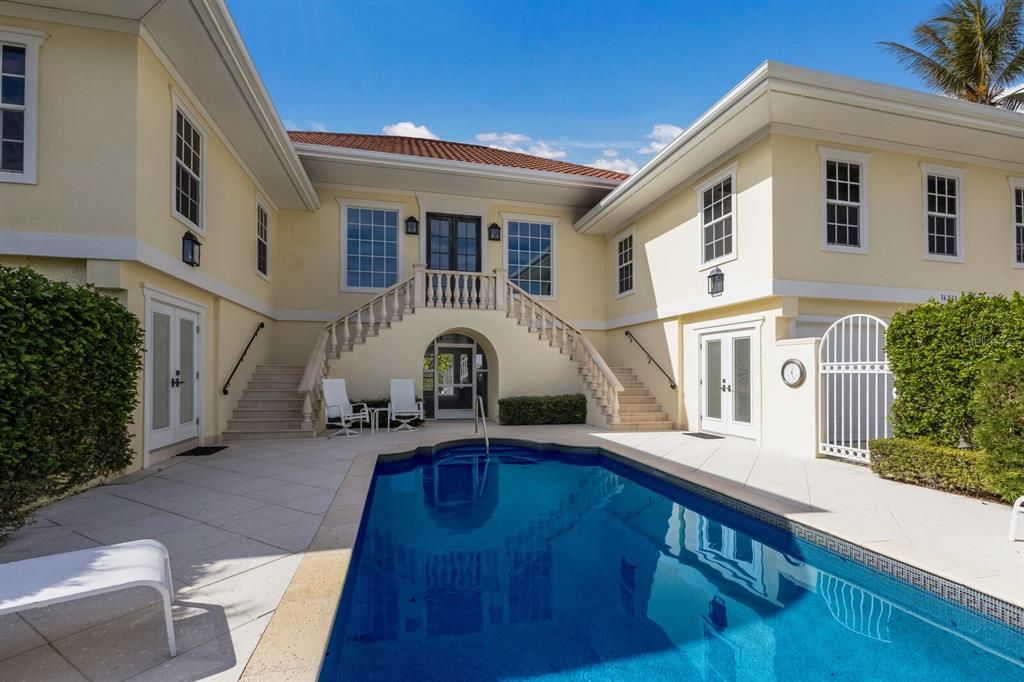 En Venta: $8,999,000 (3 camas, 4 baños, 3465 Pies cuadrados)