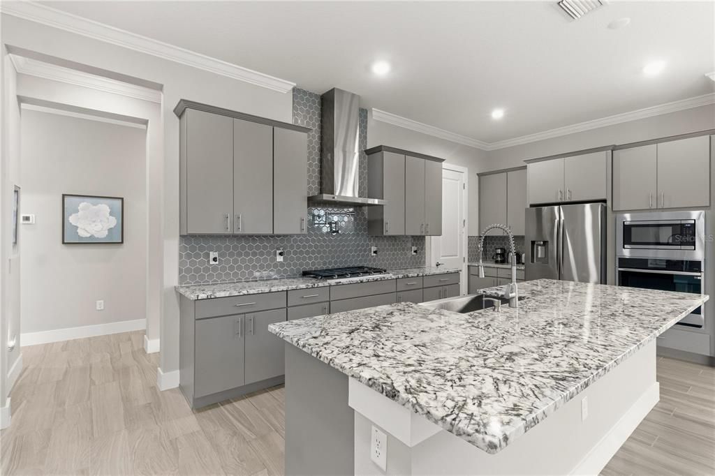 For Sale: $1,015,000 (6 beds, 4 baths, 3653 Square Feet)