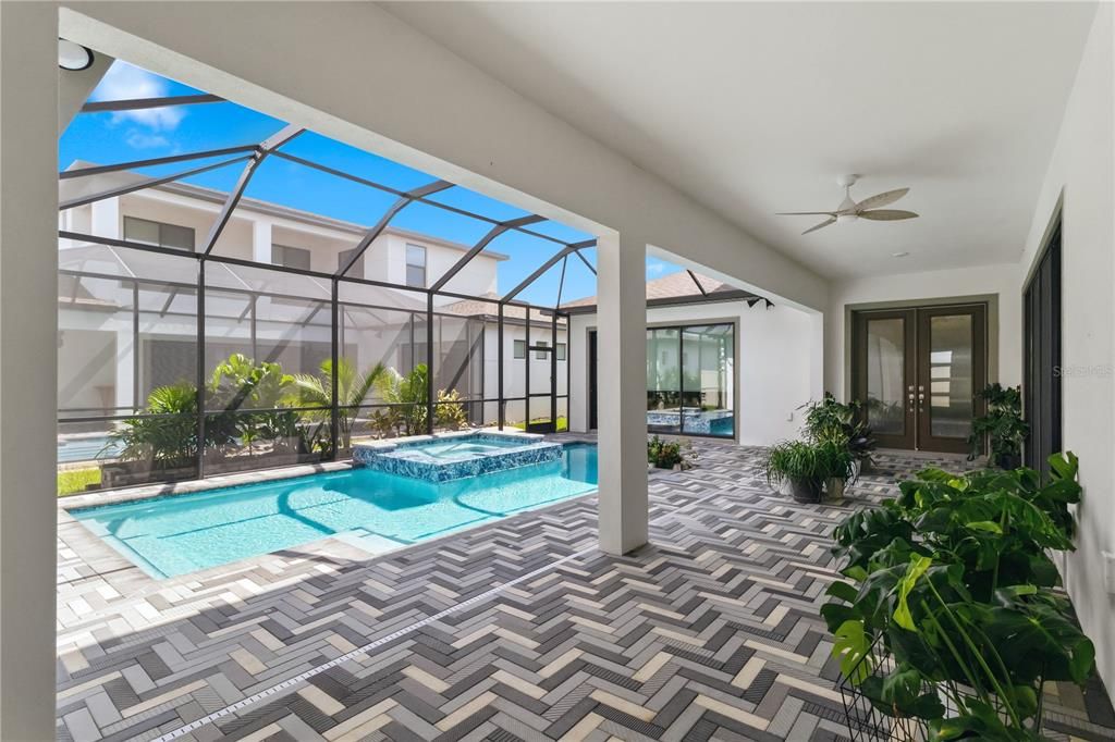 For Sale: $1,015,000 (6 beds, 4 baths, 3653 Square Feet)