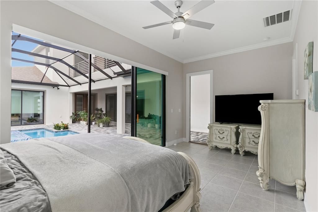 For Sale: $1,015,000 (6 beds, 4 baths, 3653 Square Feet)