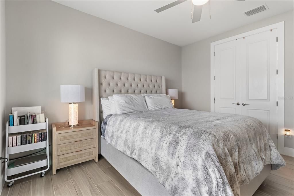 For Sale: $1,015,000 (6 beds, 4 baths, 3653 Square Feet)