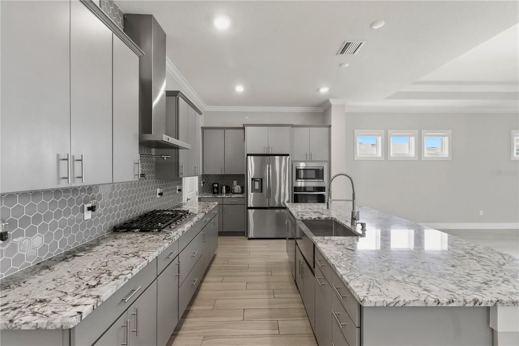 For Sale: $1,015,000 (6 beds, 4 baths, 3653 Square Feet)